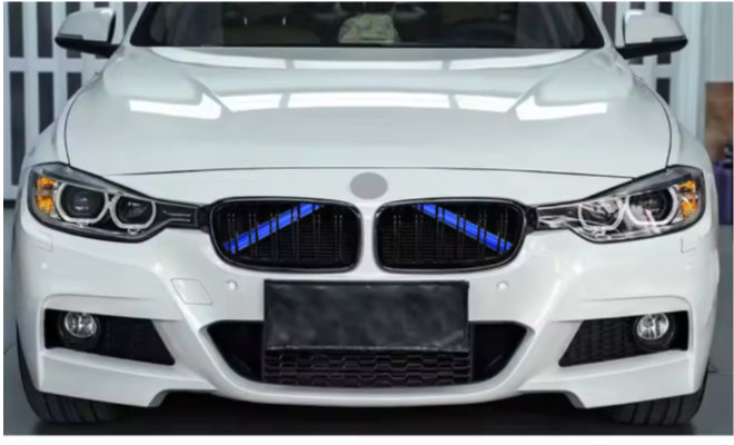 Bandes de Garniture Calandre BMW en V – F20 F21 F22 F30 F31 F32 F36 F40 (2 pièces)